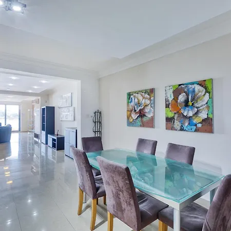 Апартаменты 3br In With Harbour Views And Terrace