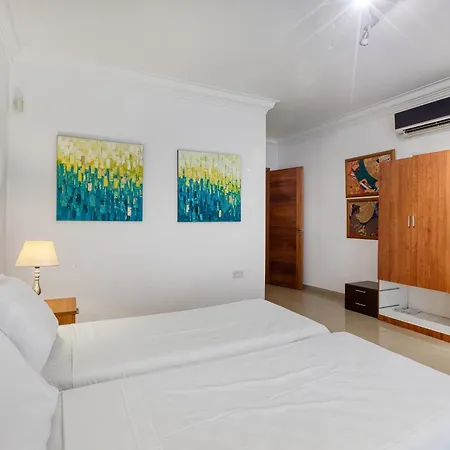 3br In With Harbour Views And Terrace Апартаменты
