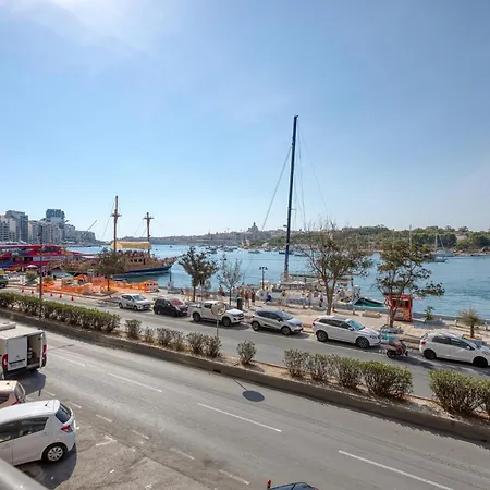 3br In With Harbour Views And Terrace Апартаменты Слима