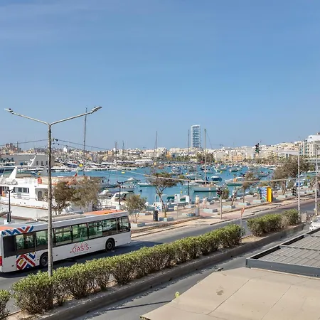 3br In With Harbour Views And Terrace Апартаменты *