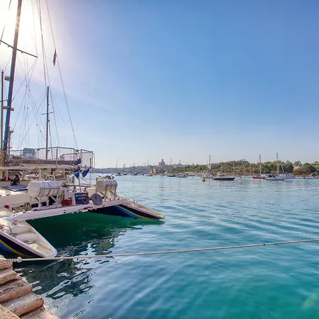 3br In With Harbour Views And Terrace Sliema